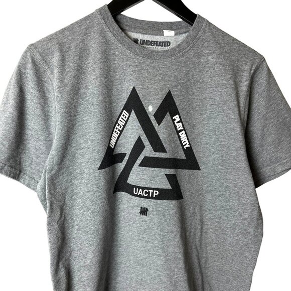 Undefeated Play DIrty UACTP Small S T Shirt Gray Graphic Tee - Picture 1 of 14